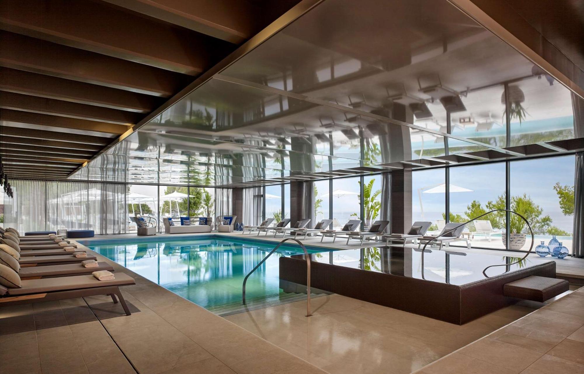 Grand Hotel Brioni Pula, A Radisson Collection Hotel Esterno foto The pool at the hotel