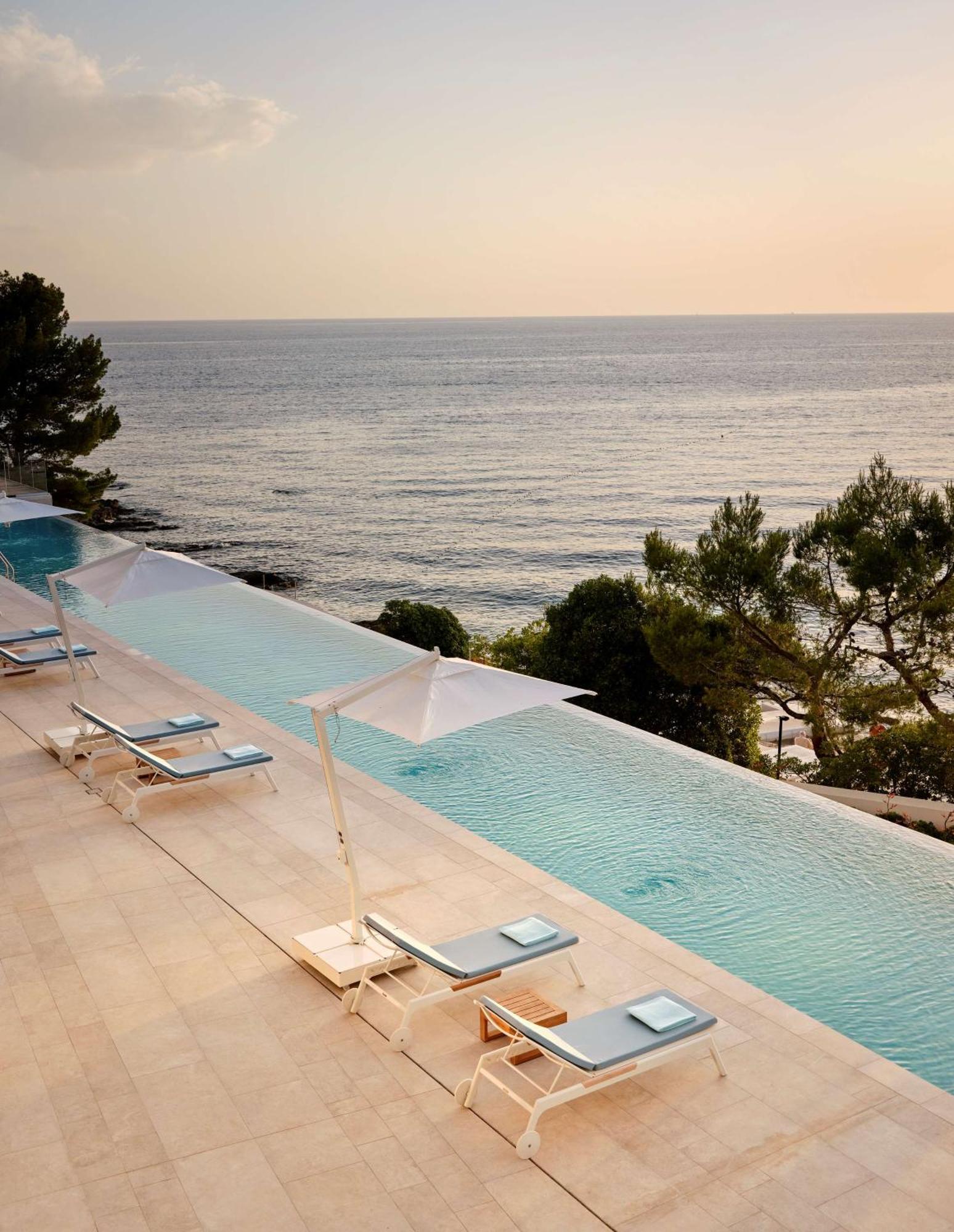 Grand Hotel Brioni Pula, A Radisson Collection Hotel Esterno foto Infinity pool at the Hotel Cap Rocat