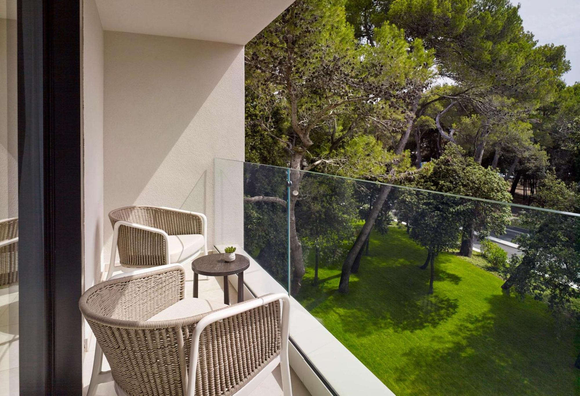 Grand Hotel Brioni Pula, A Radisson Collection Hotel Esterno foto A balcony