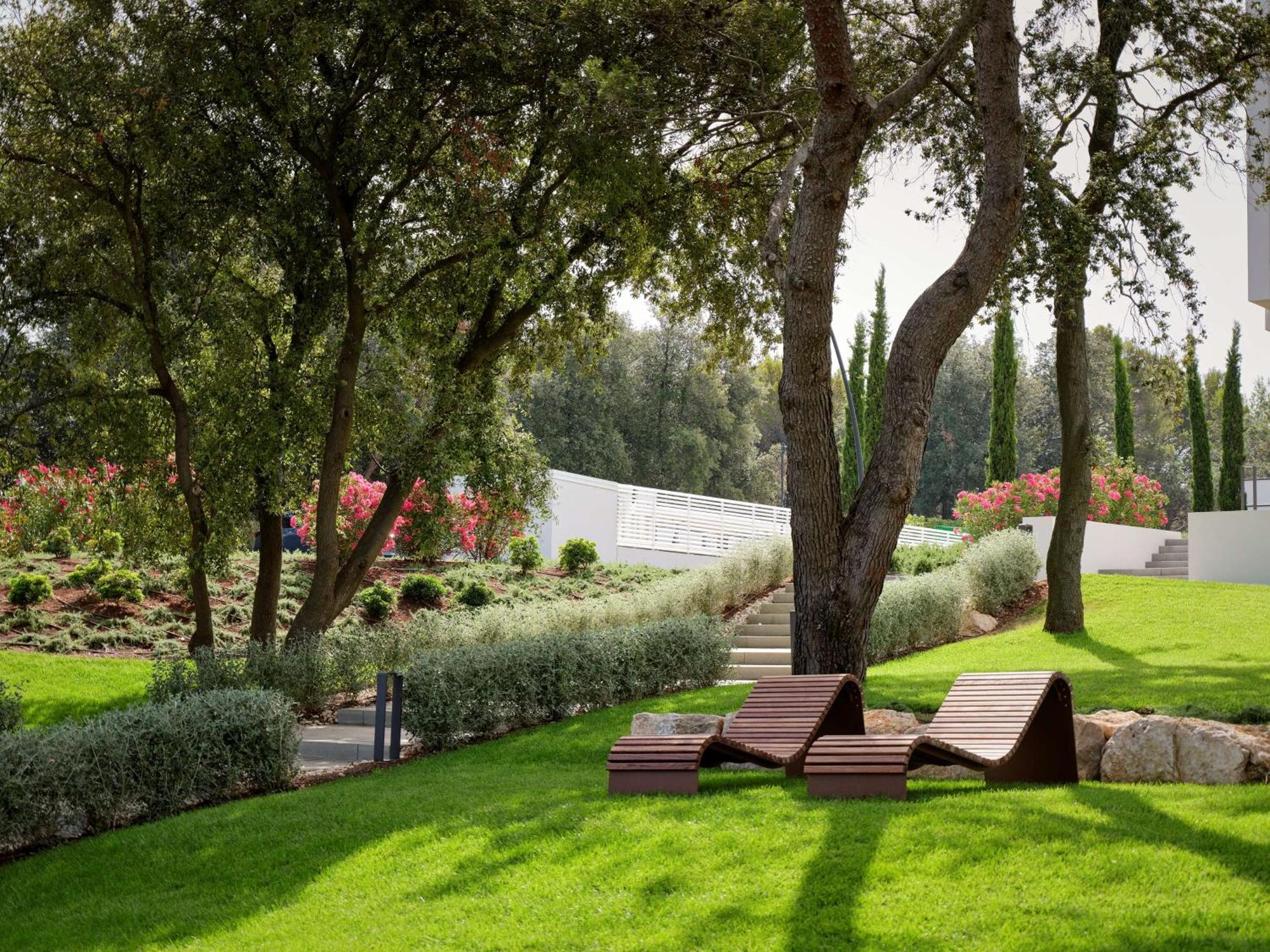 Grand Hotel Brioni Pula, A Radisson Collection Hotel Esterno foto The garden of the hotel