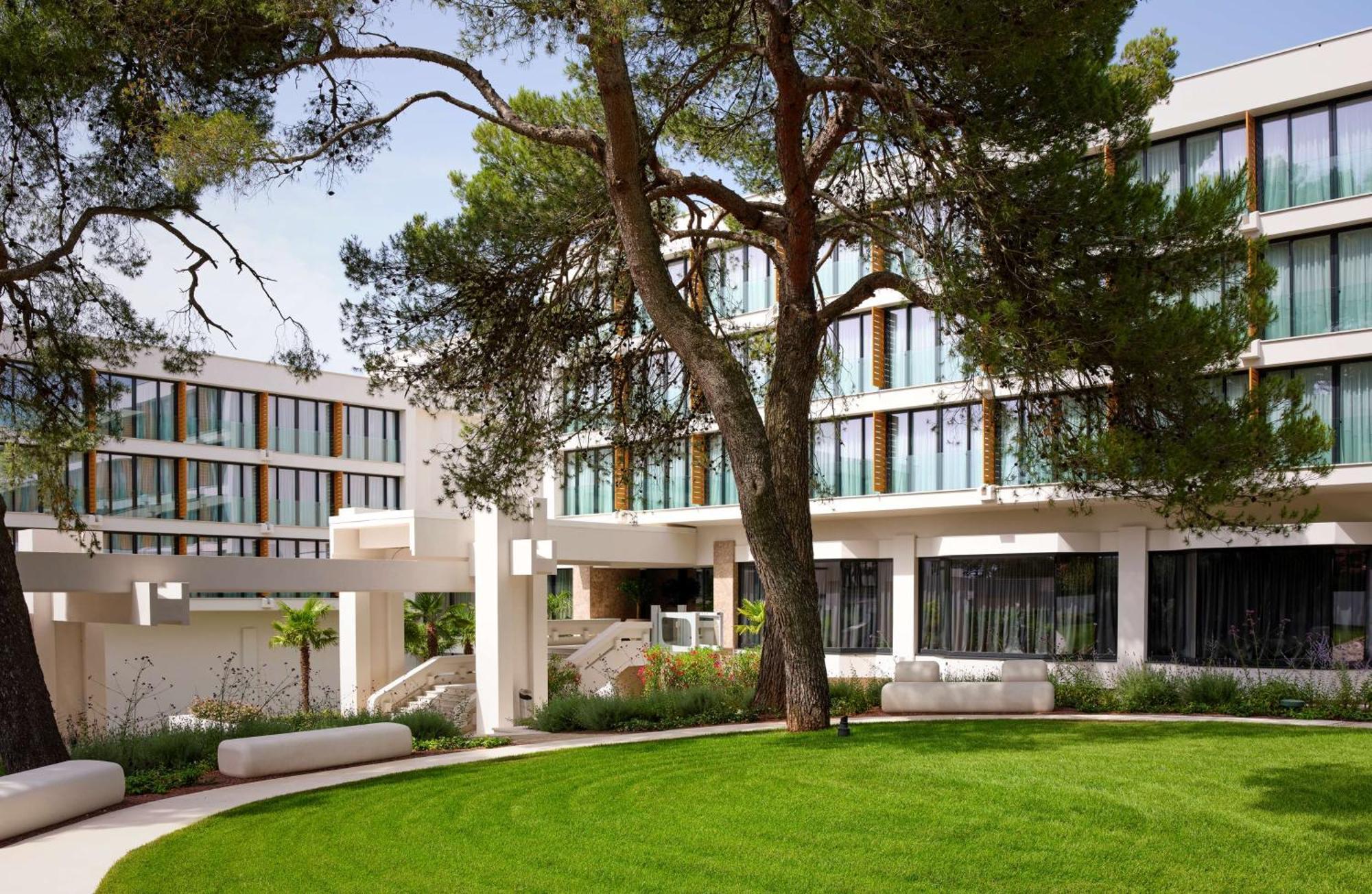 Grand Hotel Brioni Pula, A Radisson Collection Hotel Esterno foto The new campus of the University of Split