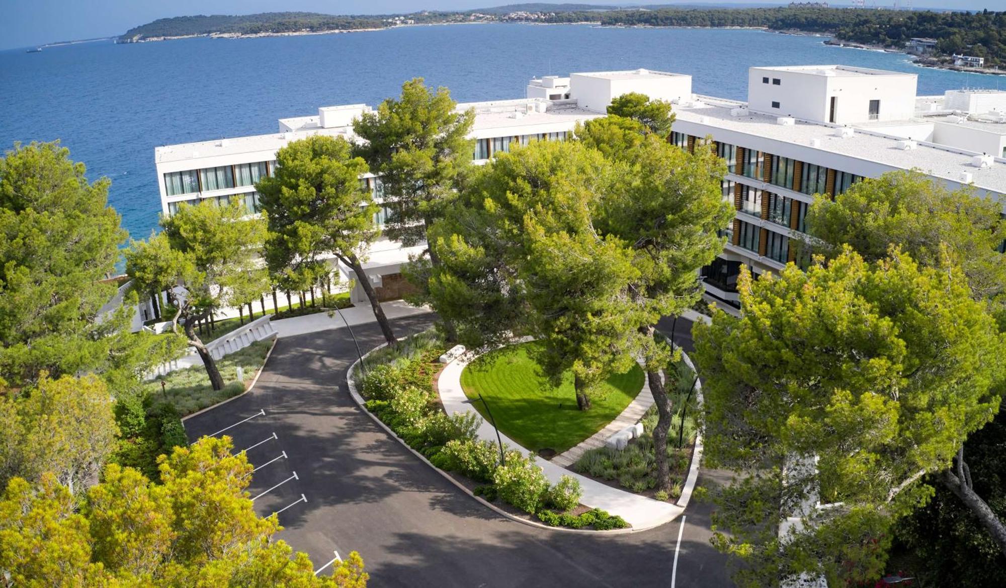 Grand Hotel Brioni Pula, A Radisson Collection Hotel Esterno foto The hotel in 2011